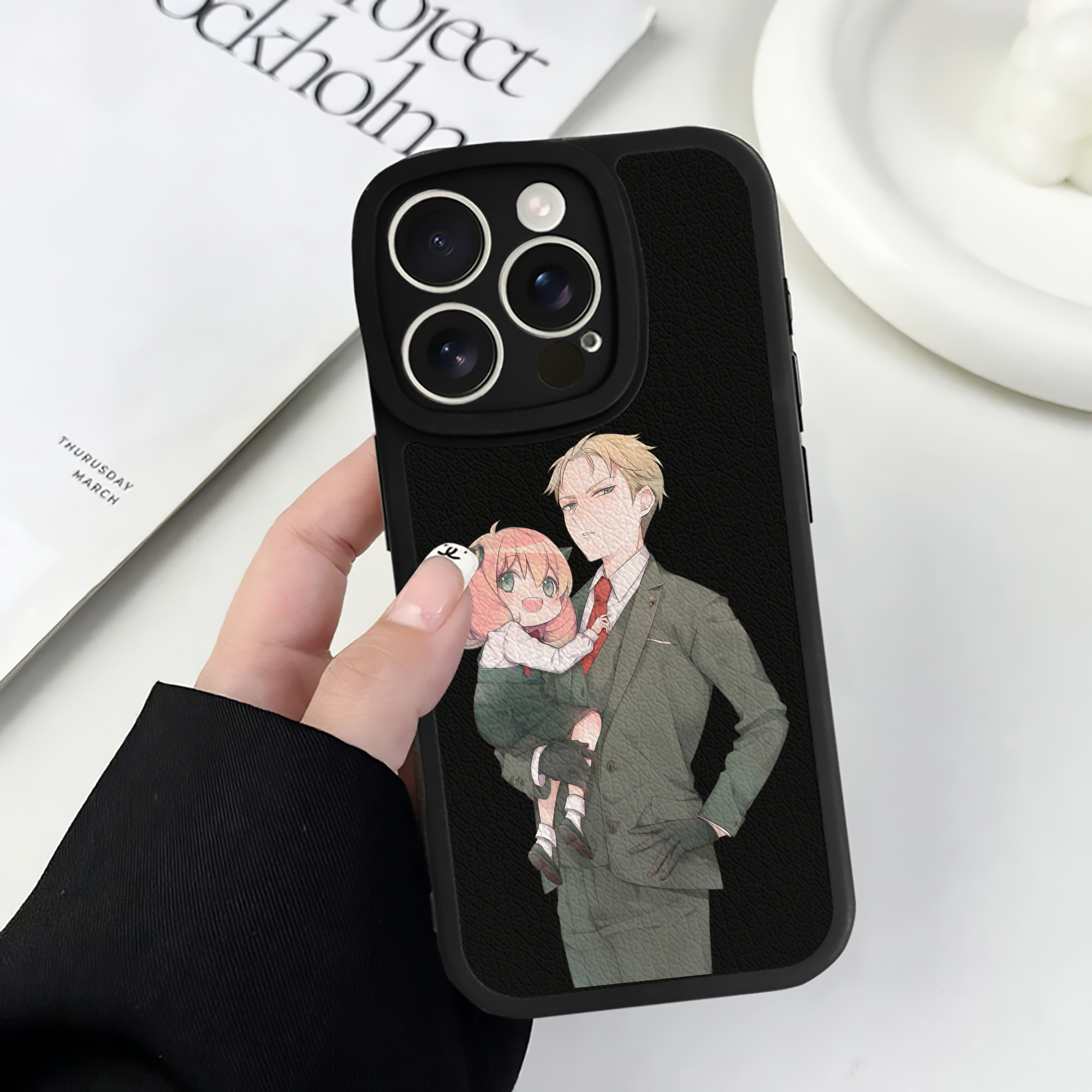 （画像用） SPY×FAMILY间谍家家酒 【iPhone 16シリーズ対応】シリコンスマホケース（レザー調） 材質：シリコン